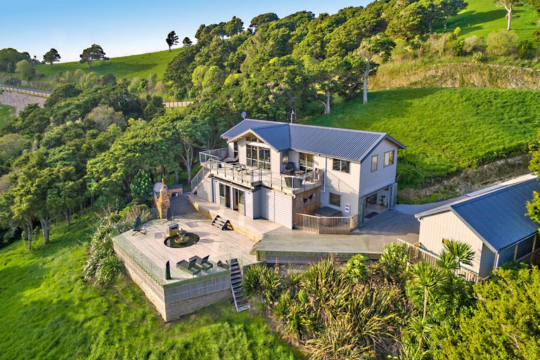 Photo of property in 189 Takahoa Drive, Kaiwaka, 0573