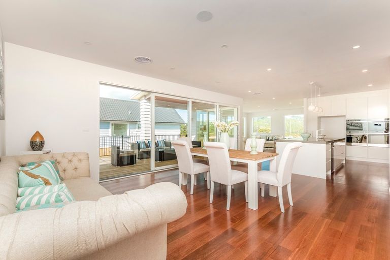 Photo of property in 14 Tauwaka Crescent, Riverhead, 0820