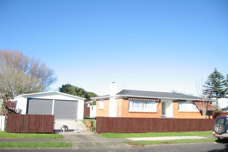 Photo of property in 1 Primrose Place, Manurewa, Auckland, 2102