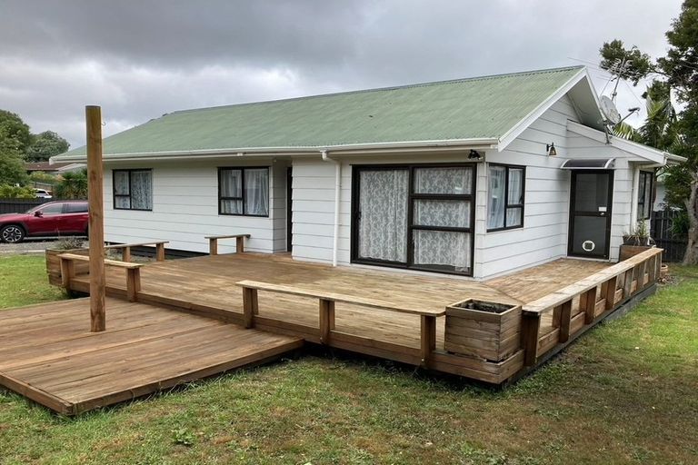 Photo of property in 124 Moire Road, West Harbour, Auckland, 0618