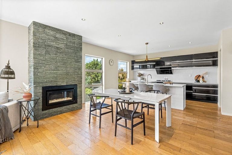 Photo of property in 17 Limmer Place, Browns Bay, Auckland, 0632