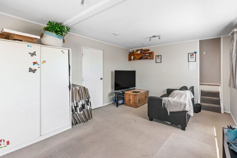 Photo of property in 60 Forest Hill Road, Henderson, Auckland, 0612