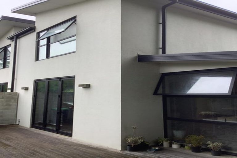 Photo of property in 3b The Oval, Hillmorton, Christchurch, 8024