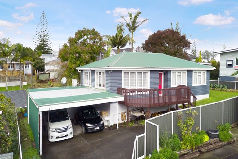 Photo of property in 2/7 Mcleod Road, Henderson, Auckland, 0612