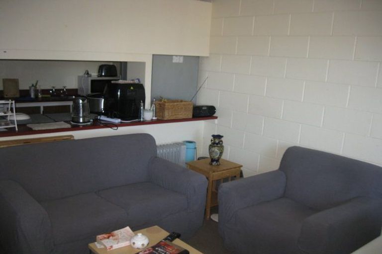 Photo of property in 2/219 Grant Road, Thorndon, Wellington, 6011