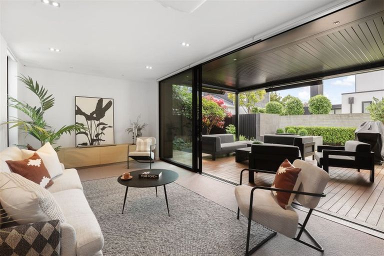 Photo of property in 18 Roa Road, Fendalton, Christchurch, 8041