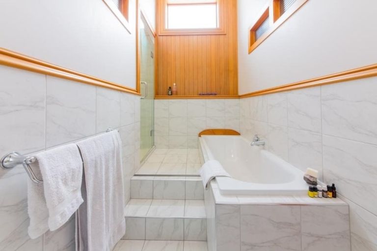 Photo of property in 7b Victoria Road, Mount Maunganui, 3116