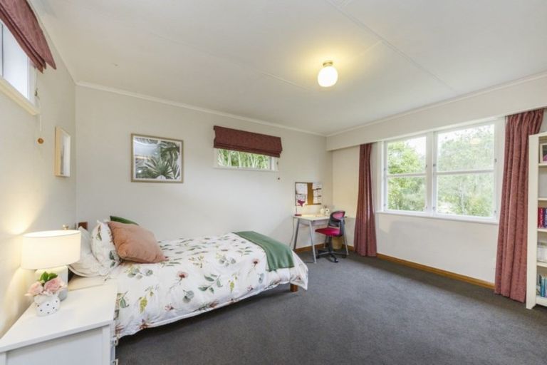Photo of property in 357 Turitea Road, Turitea, Palmerston North, 4472