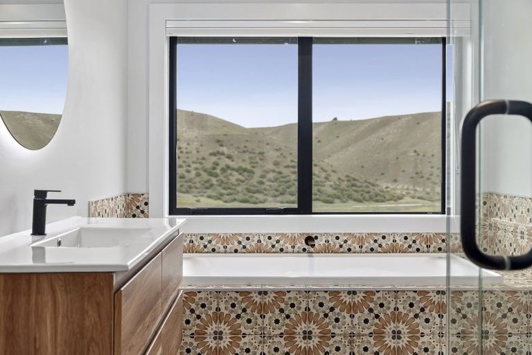 Photo of property in 2 Judare Drive, Lowburn, Cromwell, 9384