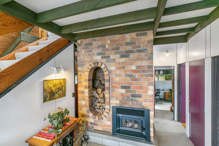 Photo of property in 76 Balmain Road, Chatswood, Auckland, 0626