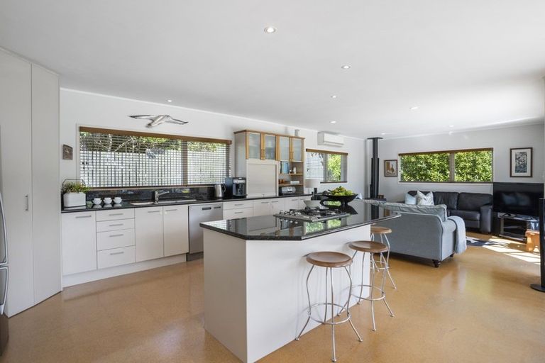 Photo of property in 11 Northgrove Avenue, Hillcrest, Auckland, 0627