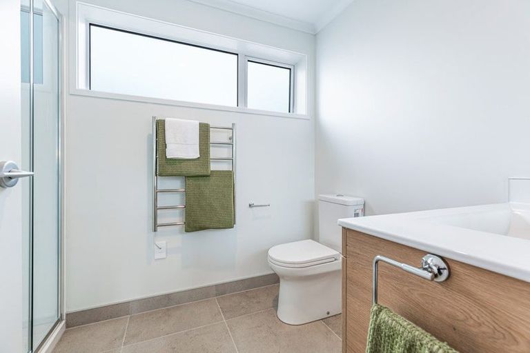 Photo of property in 10b Kotuku Street, Te Atatu Peninsula, Auckland, 0610