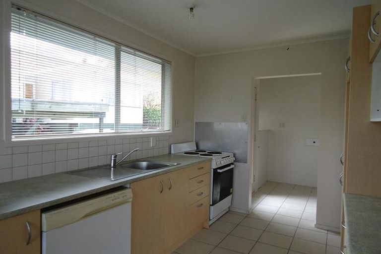 Photo of property in 1/11 Cassia Place, Sunnynook, Auckland, 0620