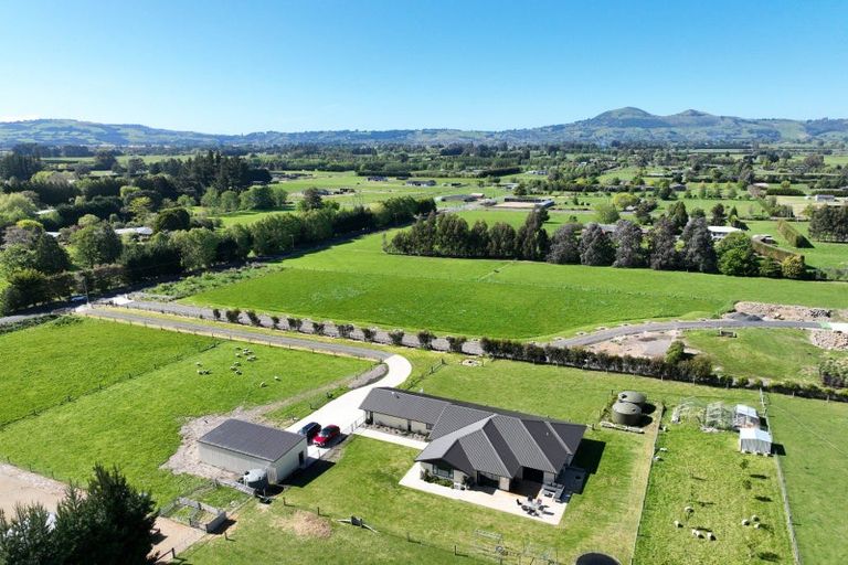 Photo of property in 30 Tara Hills Drive, North Taieri, Mosgiel, 9092