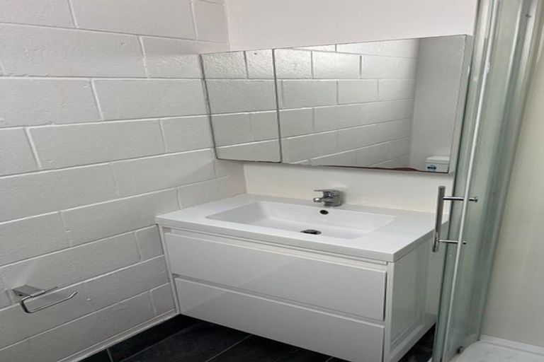 Photo of property in 3a Oakleigh Street, Maungaraki, Lower Hutt, 5010