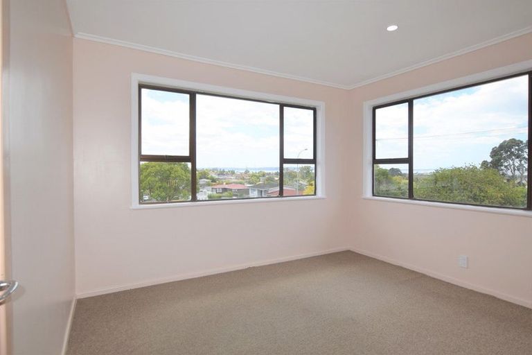 Photo of property in 125 Mcleod Road, Te Atatu South, Auckland, 0610