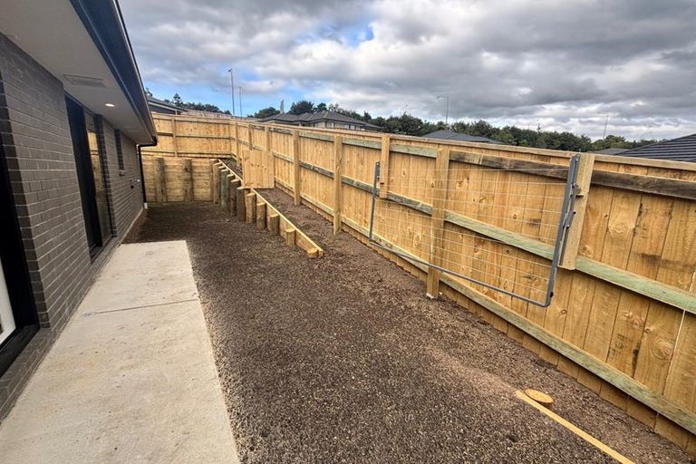 Photo of property in 33 Coptic Terrace, Pokeno, 2402