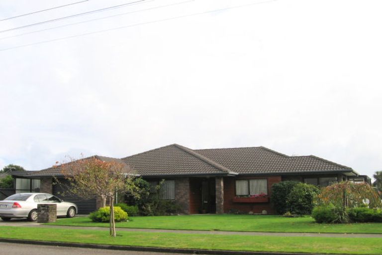 Photo of property in 84 Parata Street, Waikanae, 5036