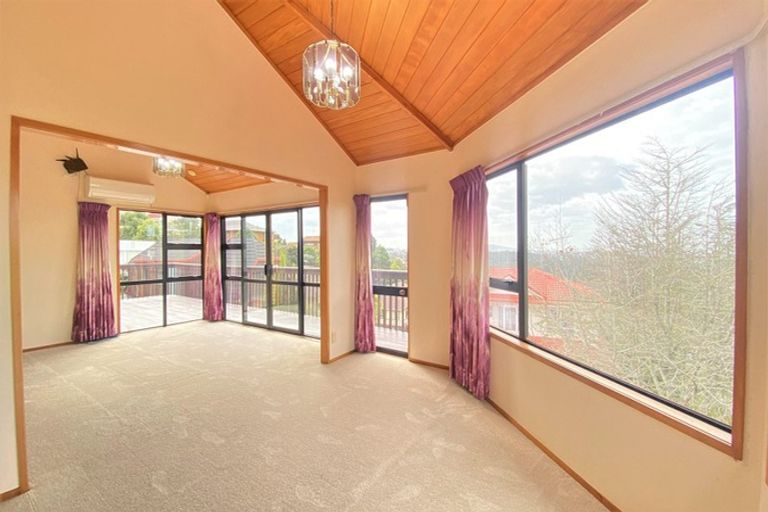 Photo of property in 12 Bragato Place, Chatswood, Auckland, 0626