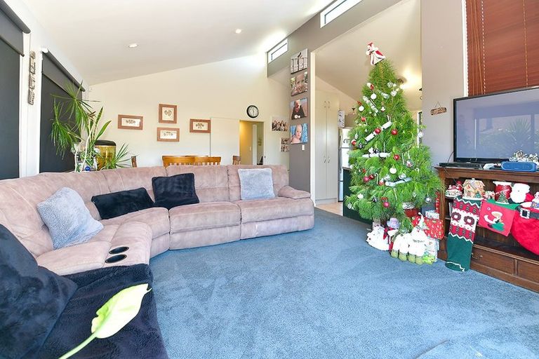 Photo of property in 19 Nelson Street, Helensville, 0800