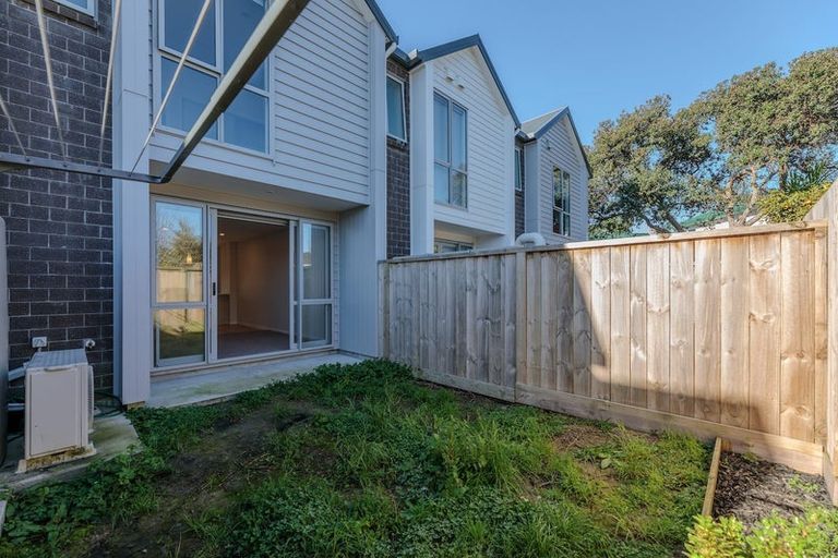 Photo of property in 6/51 Wharf Road, Te Atatu Peninsula, Auckland, 0610