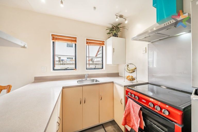 Photo of property in 2/74 Waiwhetu Road, Waiwhetu, Lower Hutt, 5010