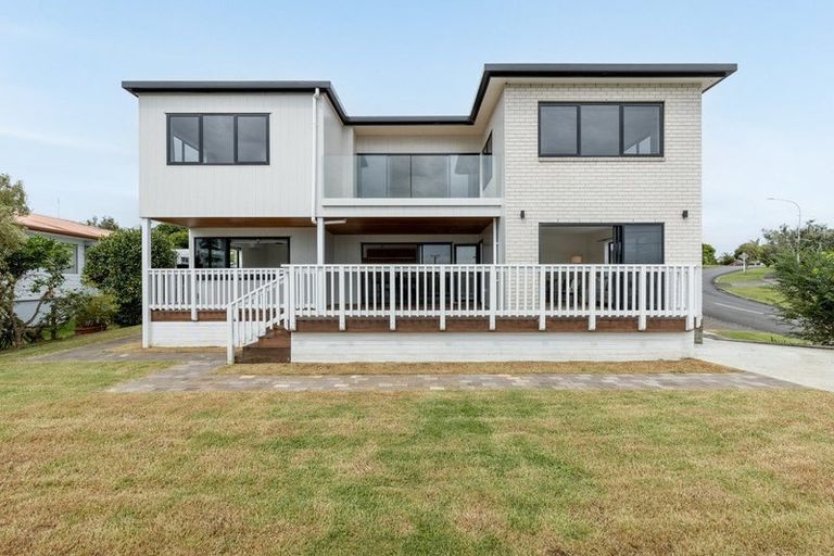 Photo of property in 1 Coppelia Avenue, Omokoroa, 3114