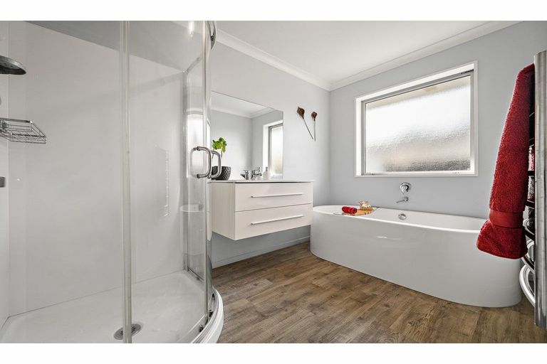 Photo of property in 4 Franklin Drive, Rangiora, 7400