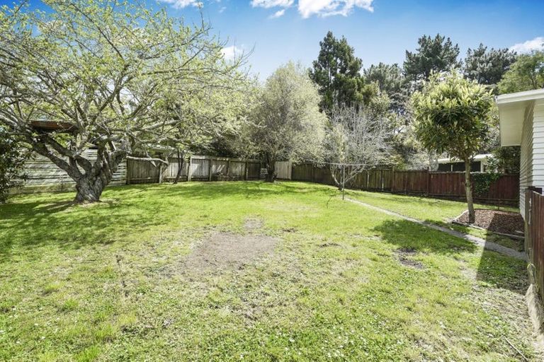 Photo of property in 22 Pendlebury Street, Green Bay, Auckland, 0604