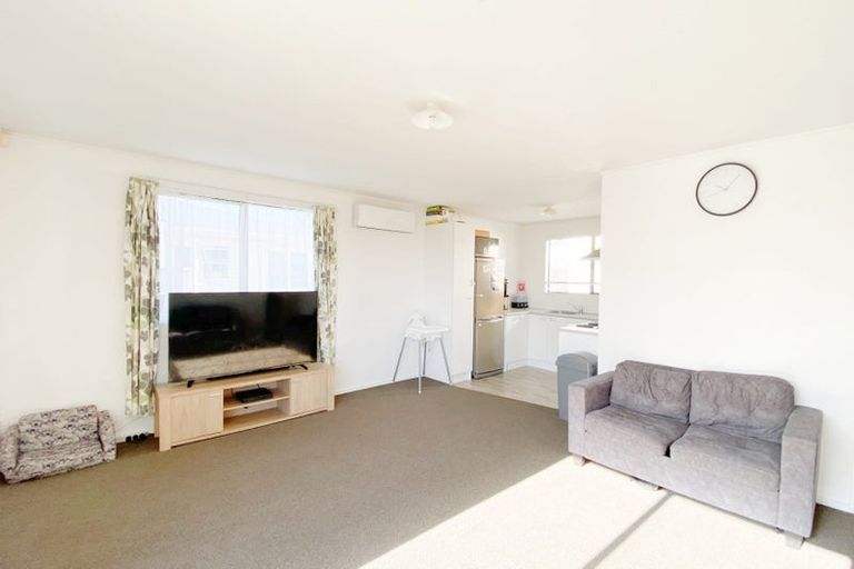 Photo of property in 28 Sturdee Road, Manurewa, Auckland, 2102