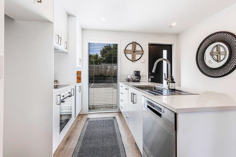 Photo of property in 4/35 Garadice Road, Rothesay Bay, Auckland, 0630