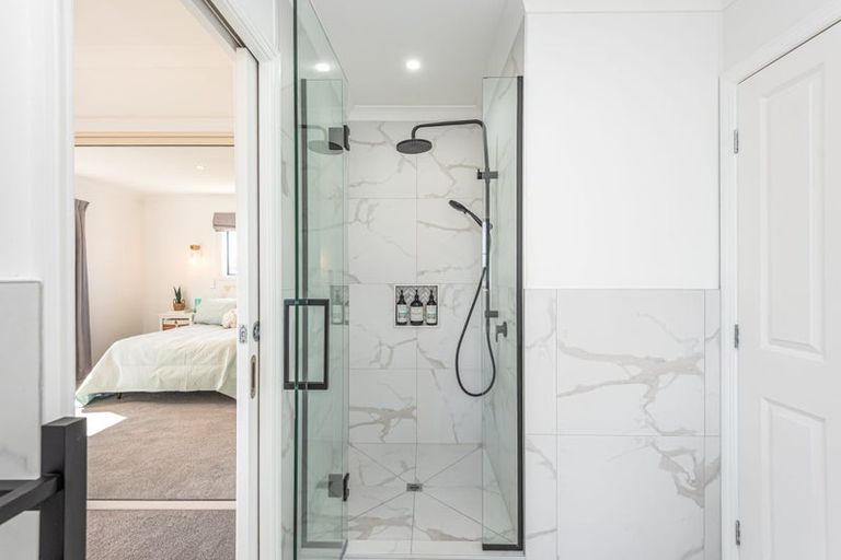 Photo of property in 16 Clyde Road, Upper Riccarton, Christchurch, 8041