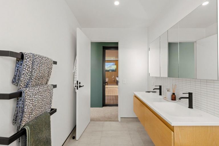 Photo of property in 6 Stockyard Lane, Jacks Point, Queenstown, 9371