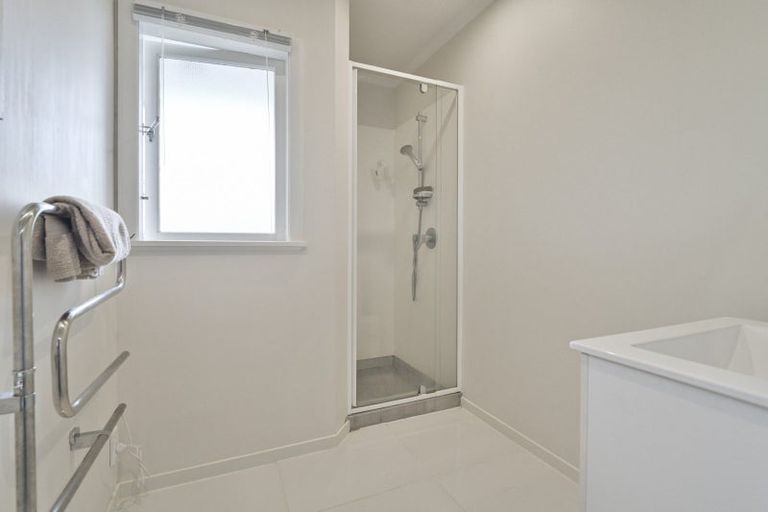 Photo of property in 2/204a Park Road South, Akina, Hastings, 4122