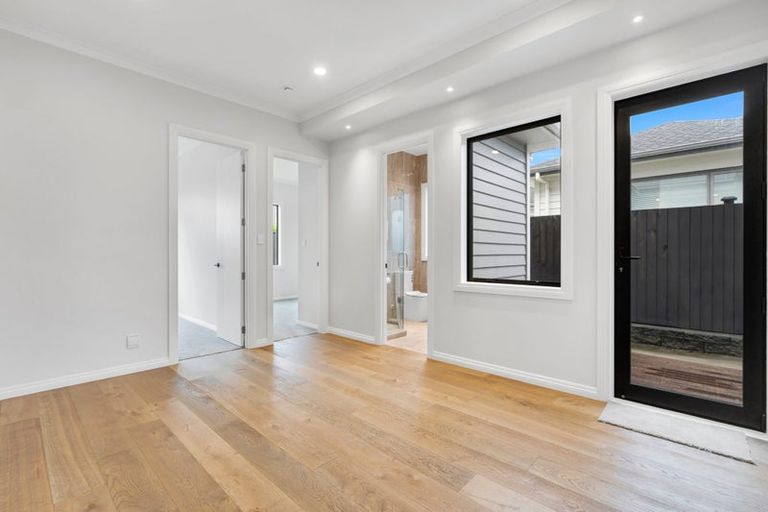 Photo of property in 76 Symes Drive, Red Beach, 0932