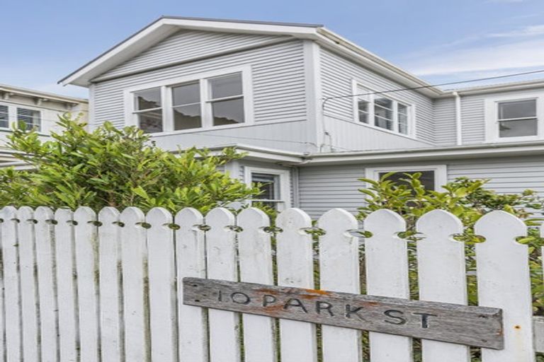 Photo of property in 10 Park Street, Thorndon, Wellington, 6011
