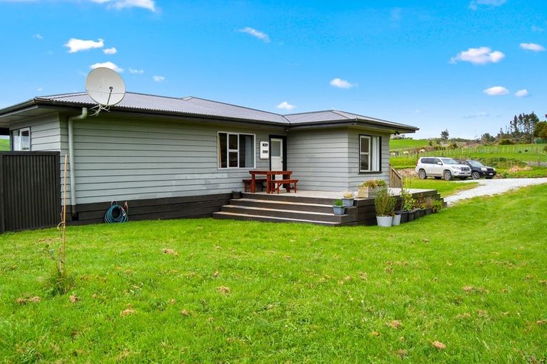 Photo of property in 17 Ranganui Road, Kaiwaka, 0573