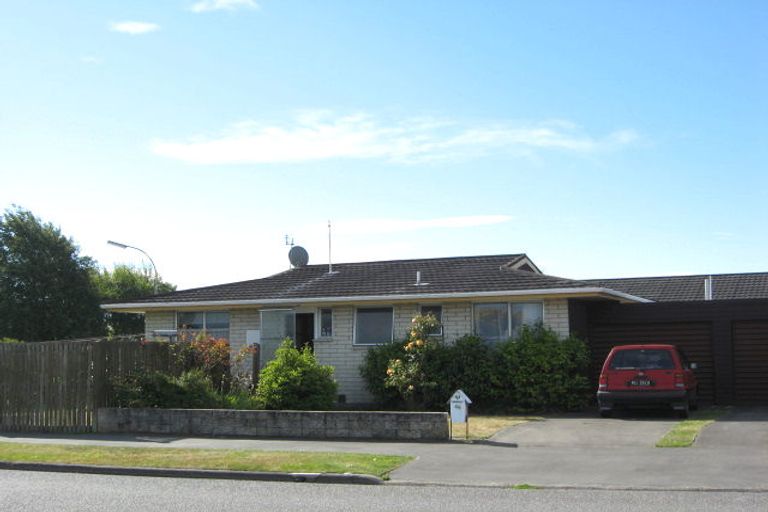 Photo of property in 4b Brentwood Street, Parklands, Christchurch, 8083