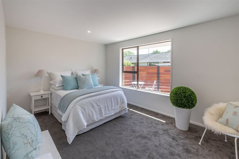 Photo of property in 1/450a Harewood Road, Harewood, Christchurch, 8051