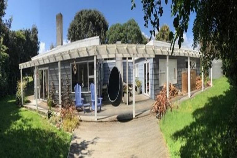 Photo of property in 2 Nicholas Street, Te Horo Beach, Otaki, 5581