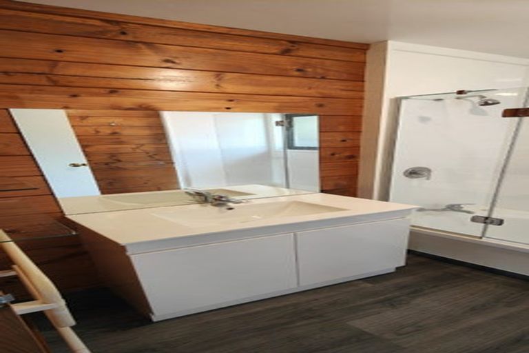 Photo of property in 5 Shackle Lane, Whitby, Porirua, 5024