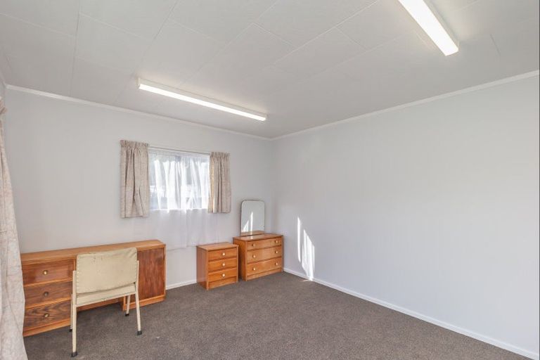 Photo of property in 100 Weraroa Road, Levin, 5510