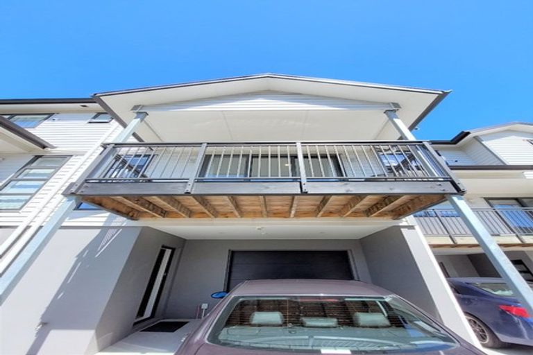 Photo of property in 7 Lilac Lane, Oteha, Auckland, 0632