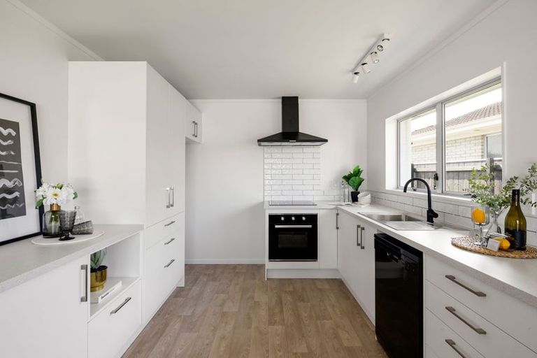 Photo of property in 1 Hilton Road, St Andrews, Hamilton, 3200