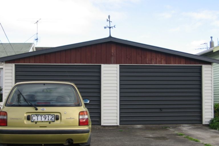 Photo of property in 1a Miro Street, Woburn, Lower Hutt, 5010