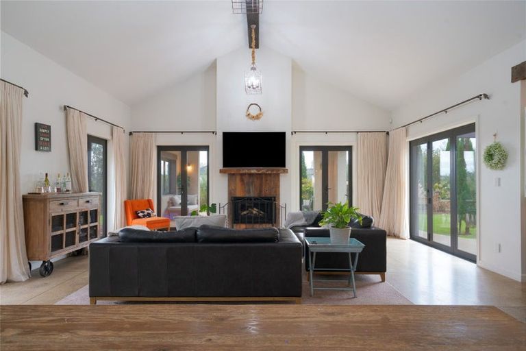 Photo of property in 18 Myra Evelyn Grove, Dairy Flat, Albany, 0792