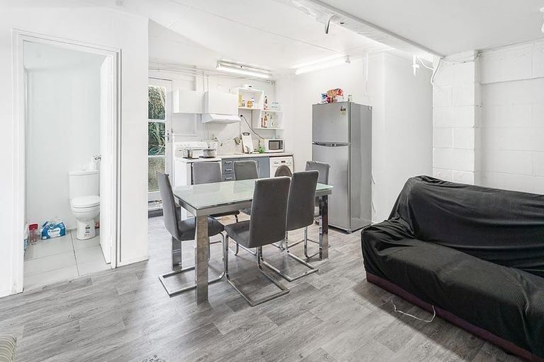 Photo of property in 102 Newcastle Road, Dinsdale, Hamilton, 3204