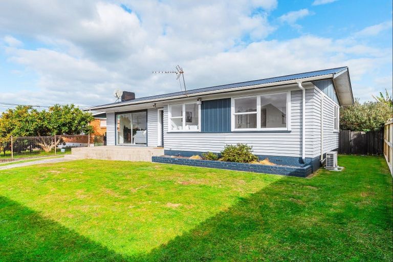 Photo of property in 37 Yvonne Street, Melville, Hamilton, 3206