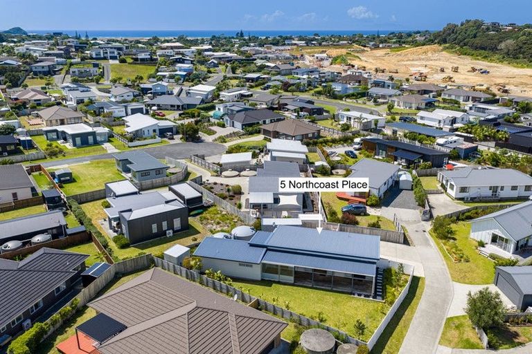 Photo of property in 5 Northcoast Place, Mangawhai Heads, Mangawhai, 0505