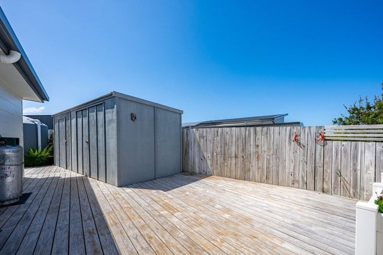 Photo of property in 5 Northcoast Place, Mangawhai Heads, Mangawhai, 0505